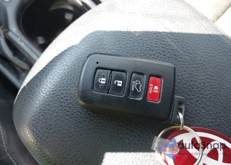 2016 Toyota Rav4 Hybrid Xle z USA, uszkodzony, nr VIN JTMRJREV3GD037706